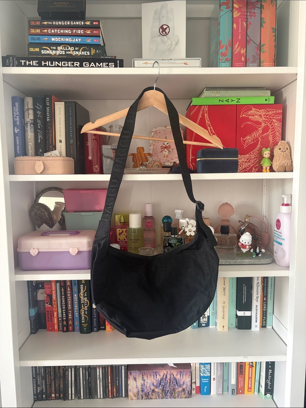 3/$30 Fair used condition baggu medium crescent in black (read description